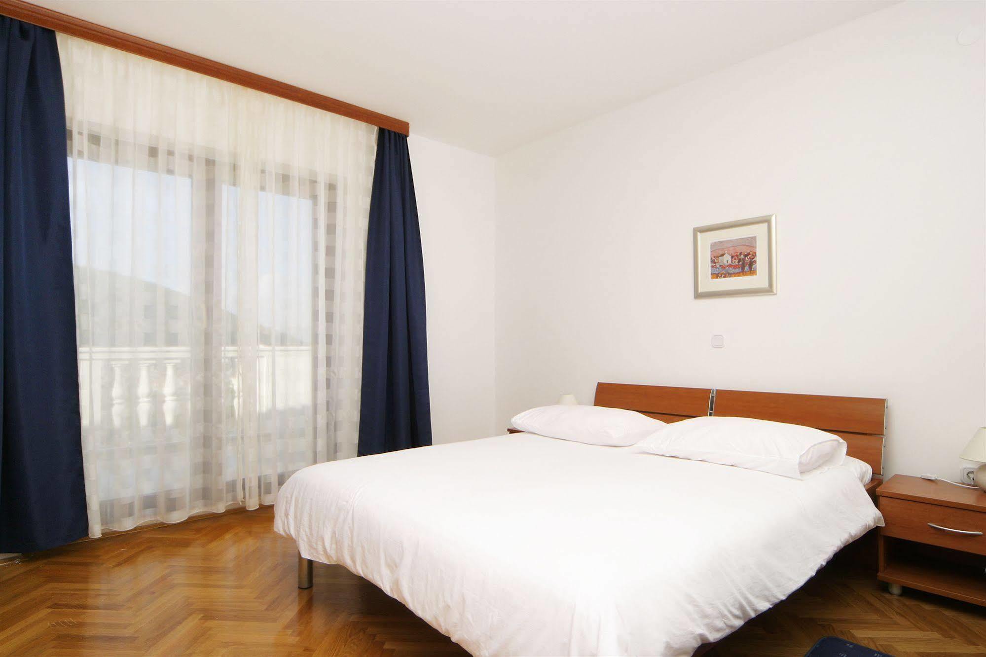 Apartments プチシャ エクステリア 写真
